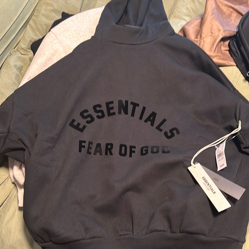 Essentials Fear of God BRAND NEW NEVER WORN jet black hoodie